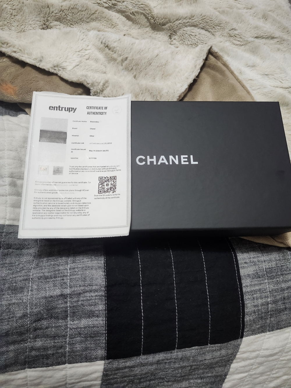 CHANEL Blush Tan Folded Leather Wallet - Picture 3 of 12